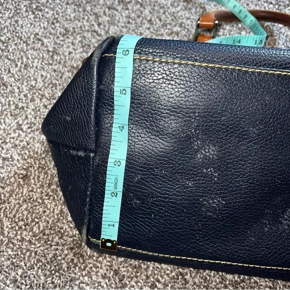 Vintage Dooney & Bourke Black Pebbled Grain Leather Hand Bag ❤️